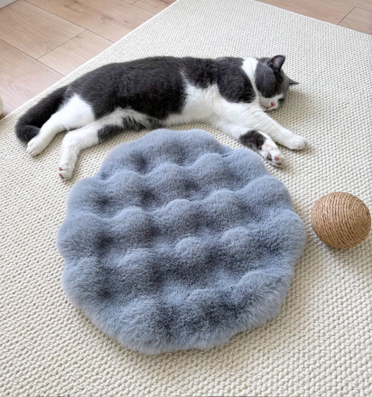 Gray Plush Round Cat Mat - Soft Faux Fur Sleeping Pad (40cm Diameter)
