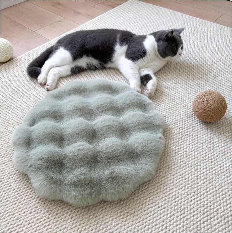 Matcha color Plush Round Cat Mat - Soft Faux Fur Sleeping Pad (40cm Diameter)