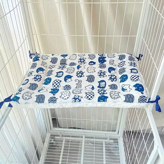 Tie-On Cat Cage Platform Pad - Blue cat pattern on white background (30x50cm)